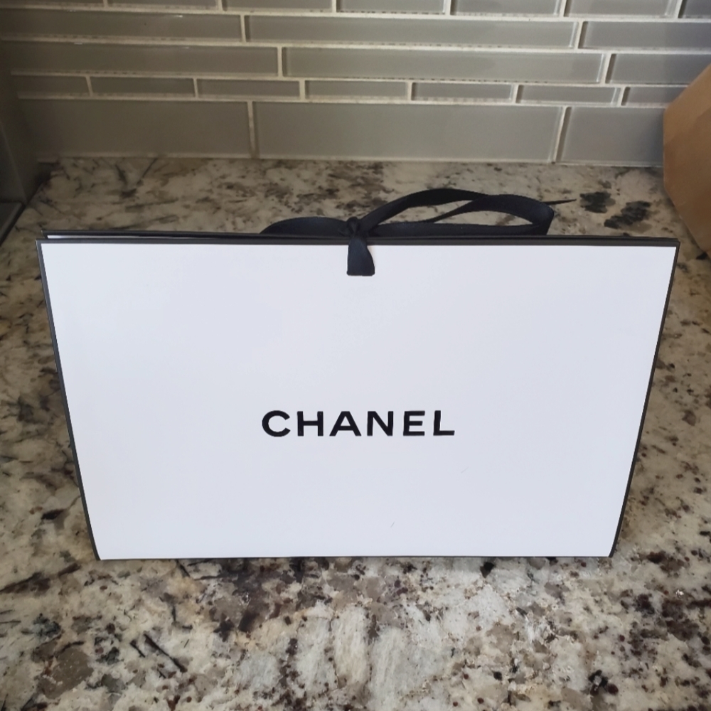 Chanel White & Black Gift Packaging Origami NEW